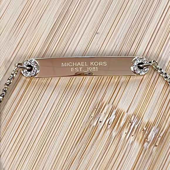 Brand New Michael Kors Gold Tone Nameplate Adjustable Bracelet Haute Hardware - Picture 9 of 15